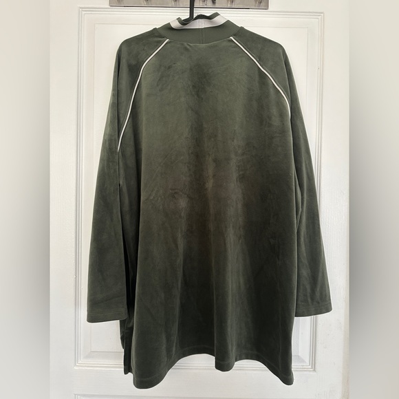 Adidas Sweatshirt - Picture 2 of 3